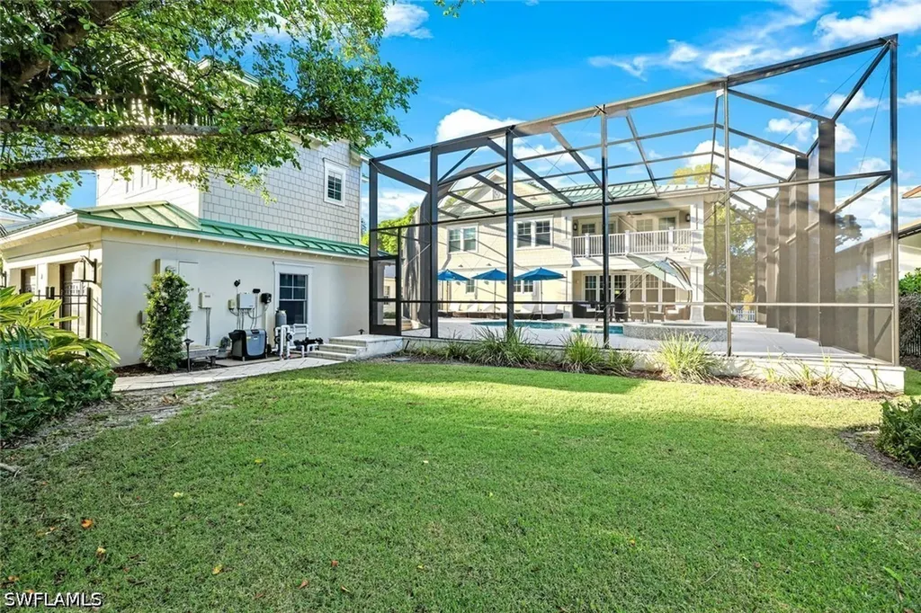 444 2nd Avenue N Naples FL 34102