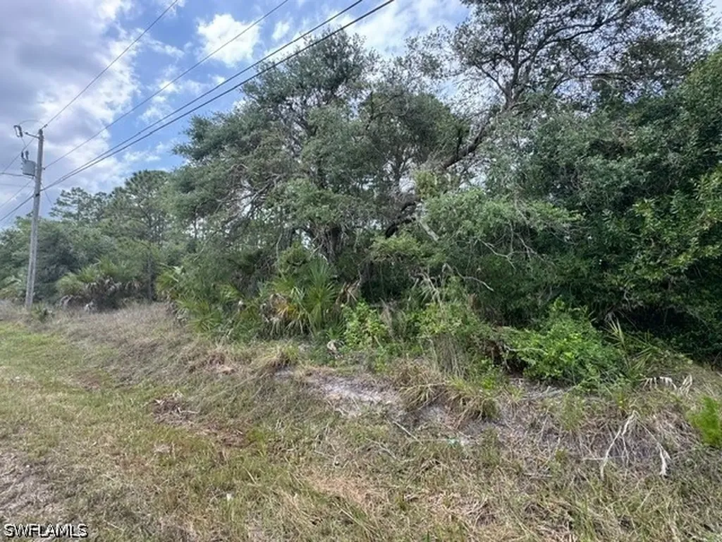 70TH Avenue NE Naples FL 34120