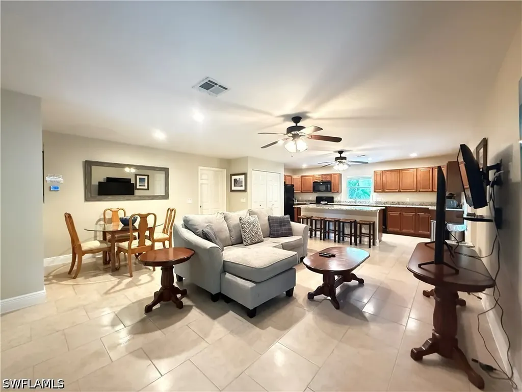 6140 Standing Oaks Naples FL 34119