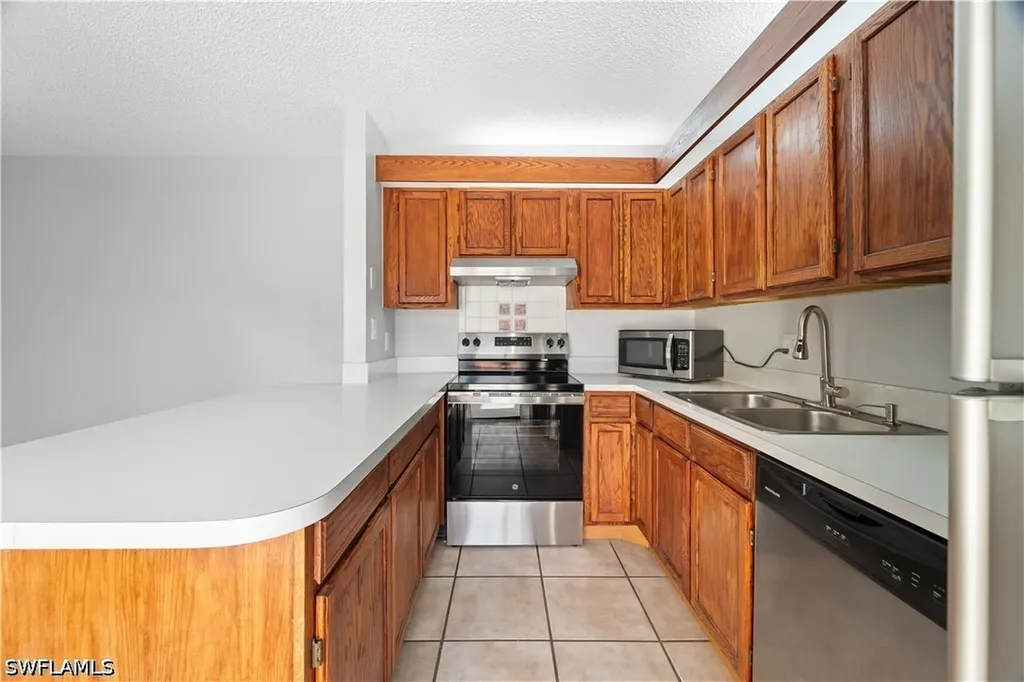 5212 Cedarbend Drive Fort Myers FL 33919