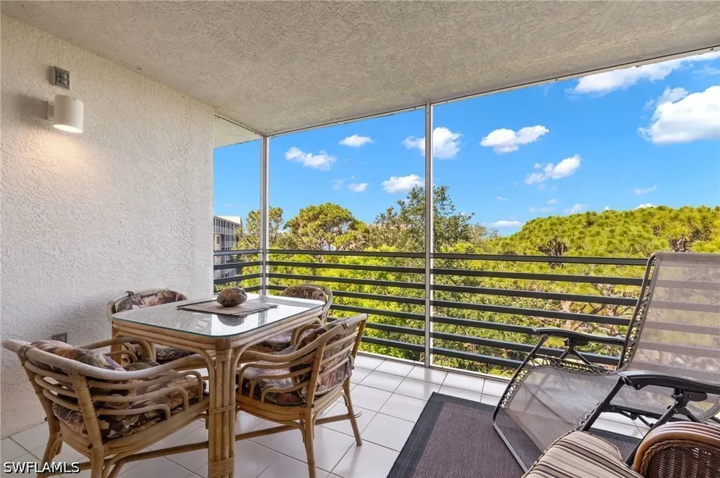 290 Naples Cove Drive Naples FL 34110