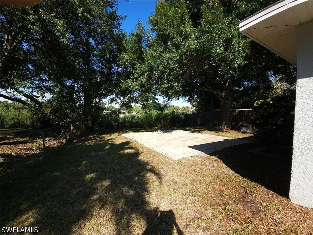2826 West Road Fort Myers FL 33905