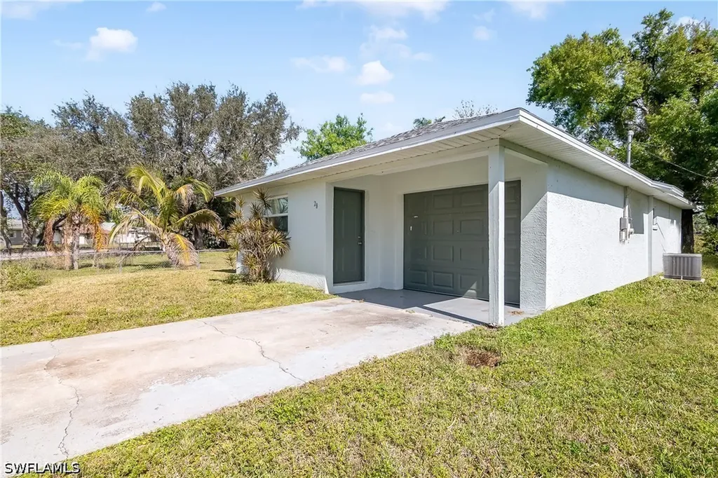 2826 West Road Fort Myers FL 33905