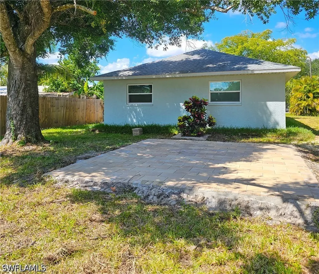 2826 West Road Fort Myers FL 33905