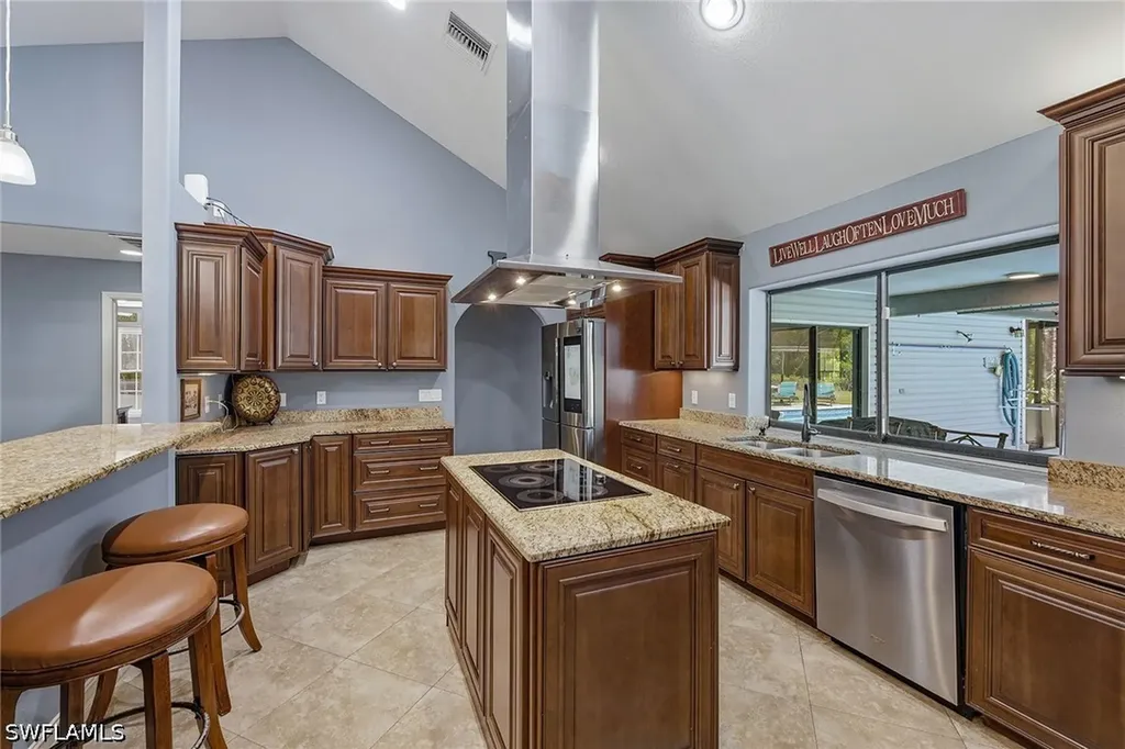 3731 5th Avenue NW Naples FL 34120