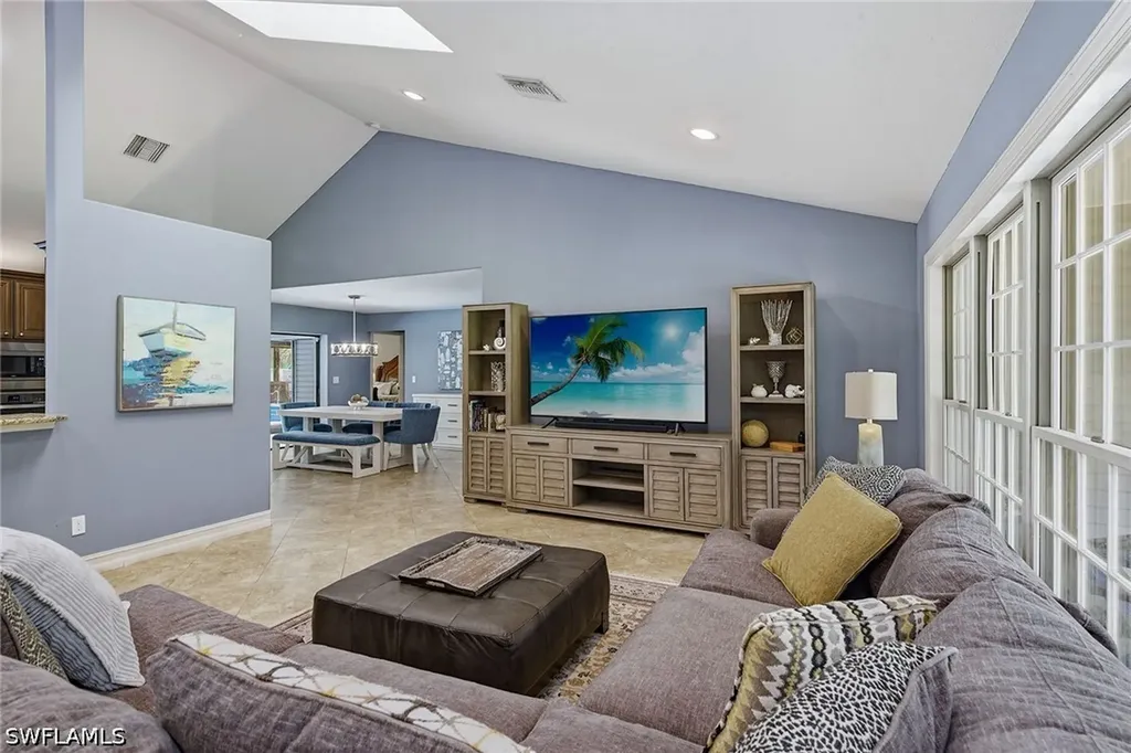 3731 5th Avenue NW Naples FL 34120
