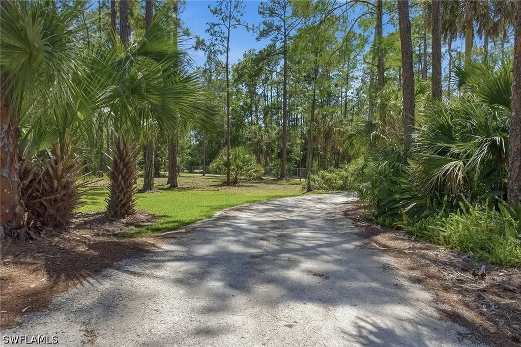 3731 5th Avenue NW Naples FL 34120