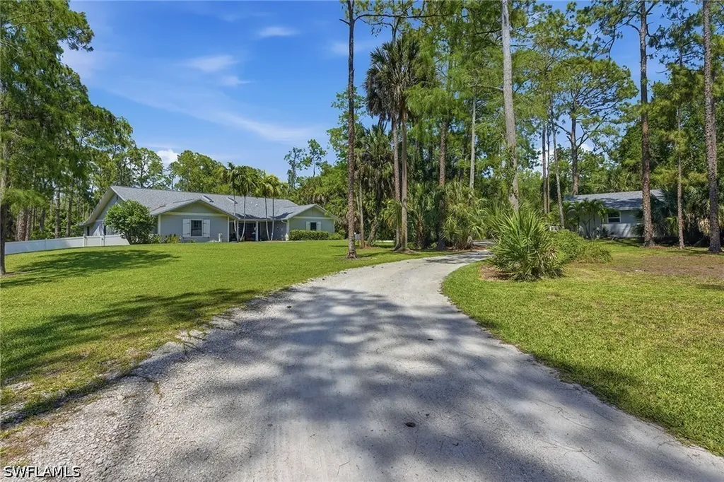 3731 5th Avenue NW Naples FL 34120