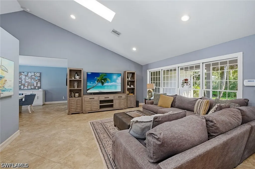 3731 5th Avenue NW Naples FL 34120