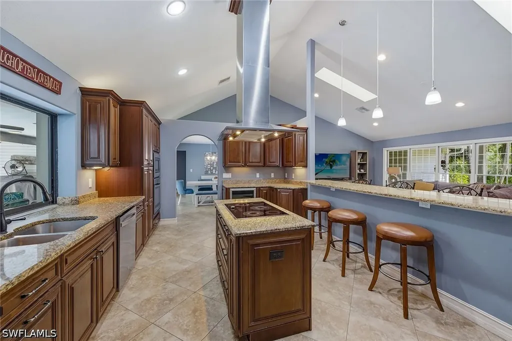 3731 5th Avenue NW Naples FL 34120