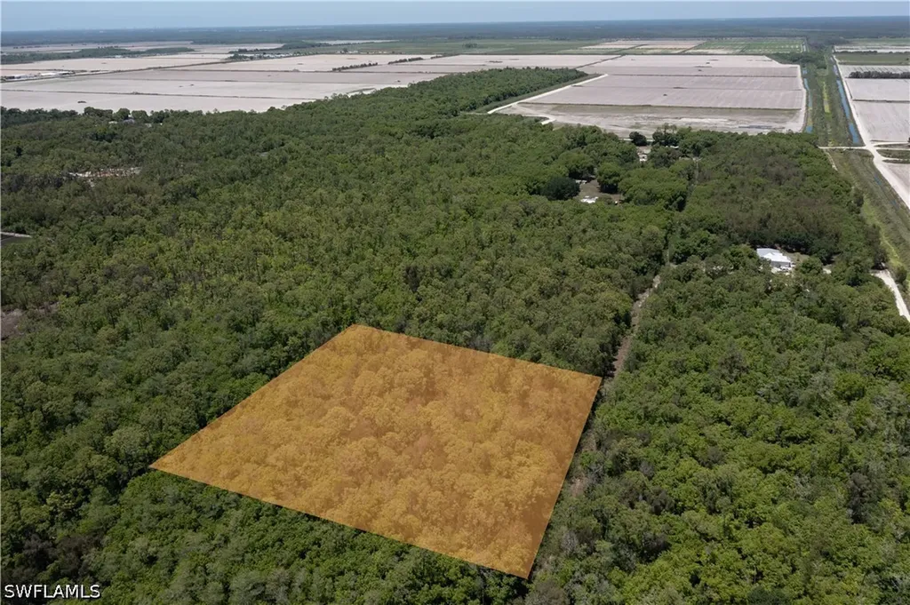 Lager Lane Naples FL 34114
