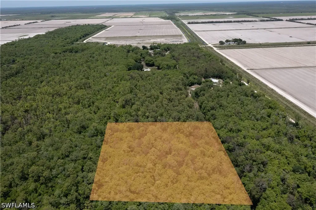 Lager Lane Naples FL 34114