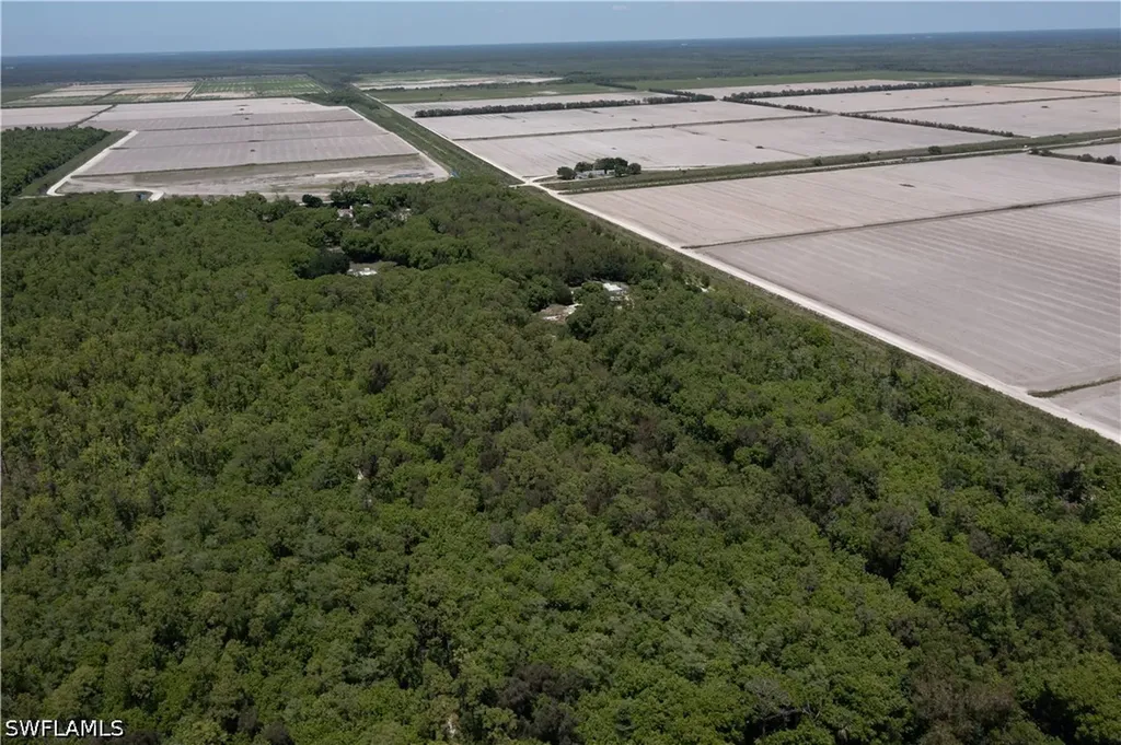 Lager Lane Naples FL 34114