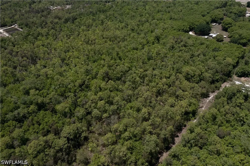 Lager Lane Naples FL 34114