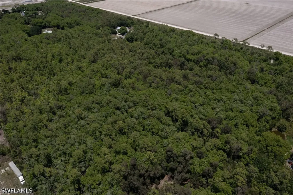Lager Lane Naples FL 34114