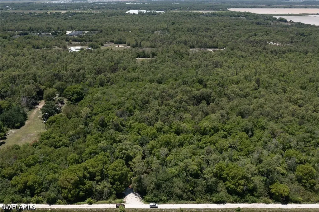 Lager Lane Naples FL 34114