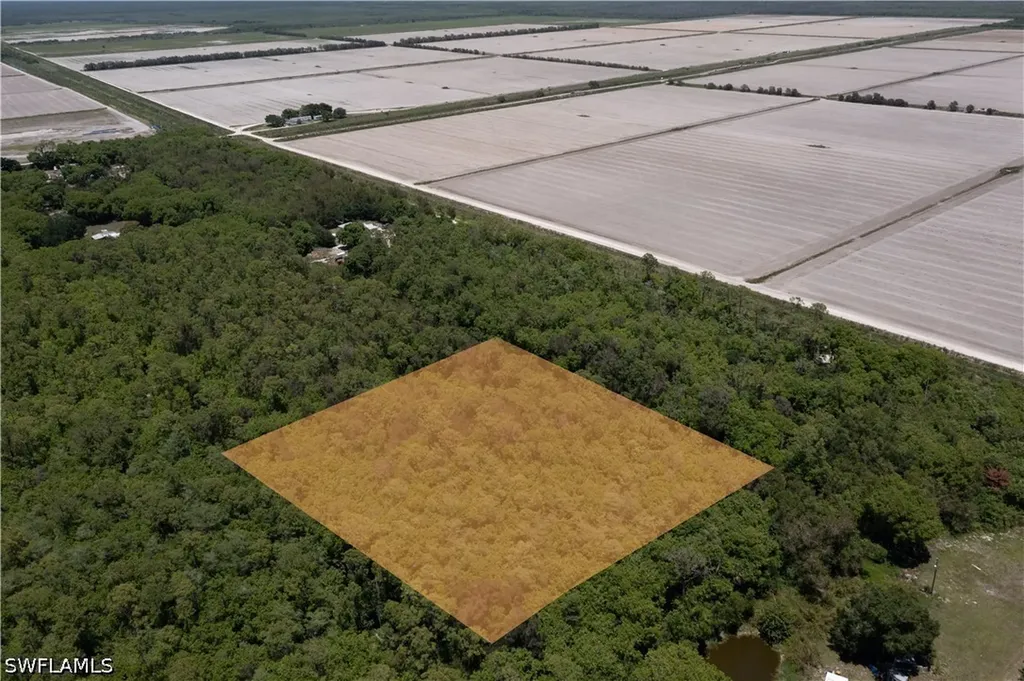 Lager Lane Naples FL 34114