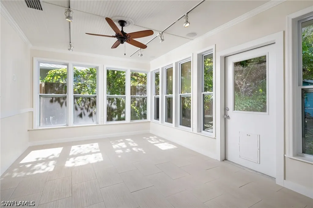2424 Harbor Road Naples FL 34104