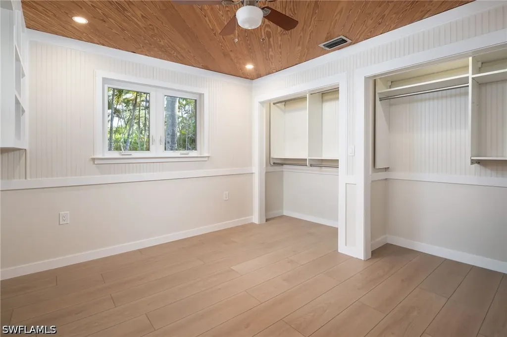 2424 Harbor Road Naples FL 34104
