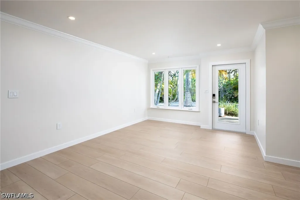 2424 Harbor Road Naples FL 34104