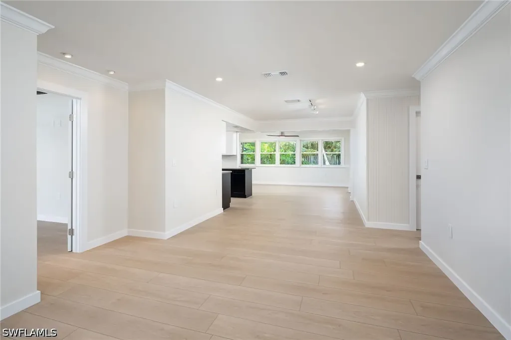 2424 Harbor Road Naples FL 34104