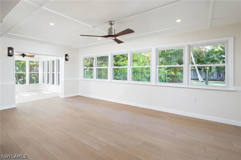 2424 Harbor Road Naples FL 34104