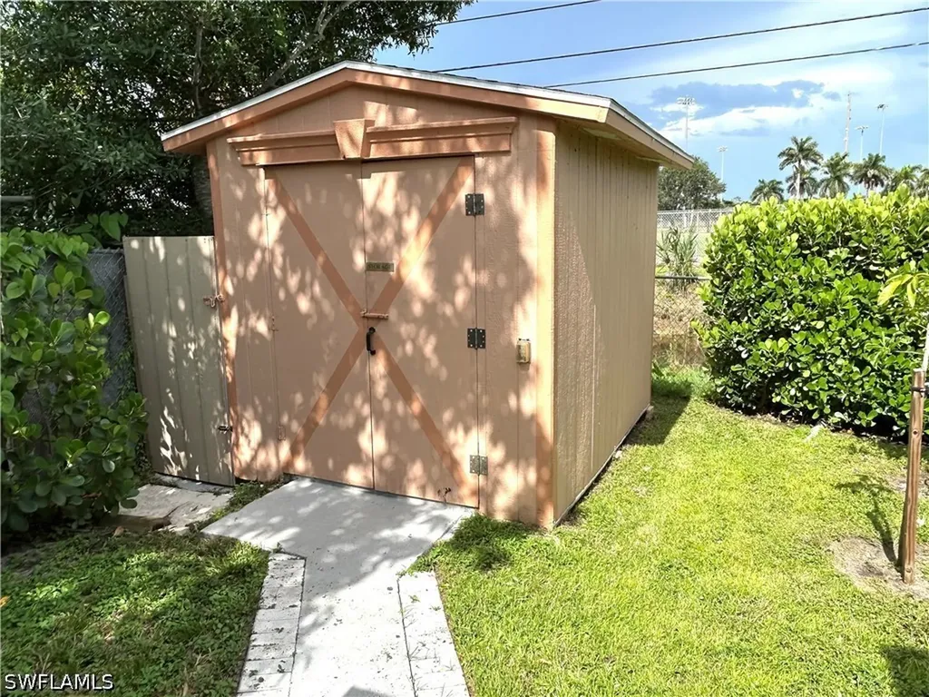 5364 Texas Avenue Naples FL 34113