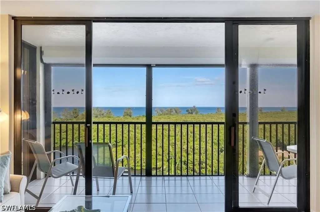 17 Bluebill Avenue Naples FL 34108