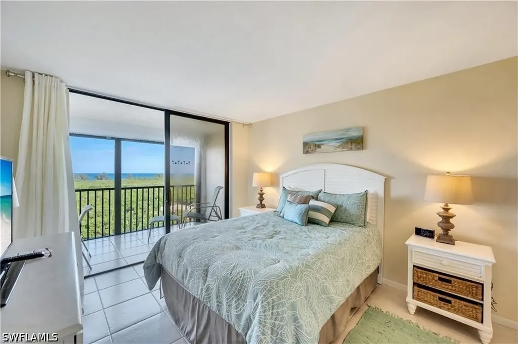 17 Bluebill Avenue Naples FL 34108