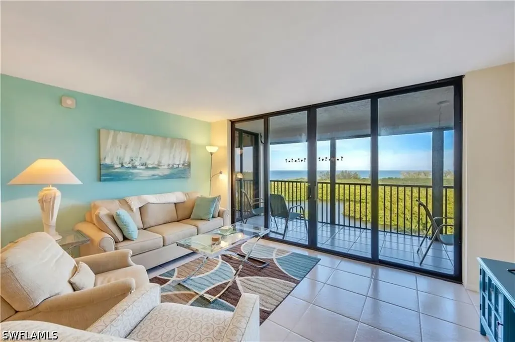 17 Bluebill Avenue Naples FL 34108