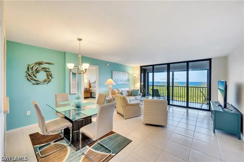 17 Bluebill Avenue Naples FL 34108