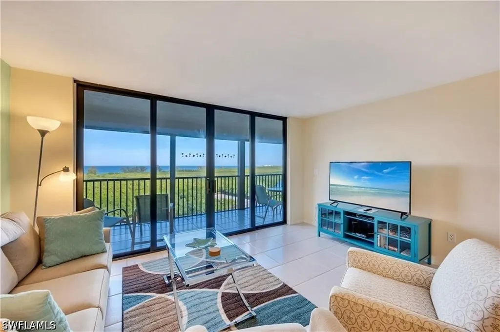 17 Bluebill Avenue Naples FL 34108