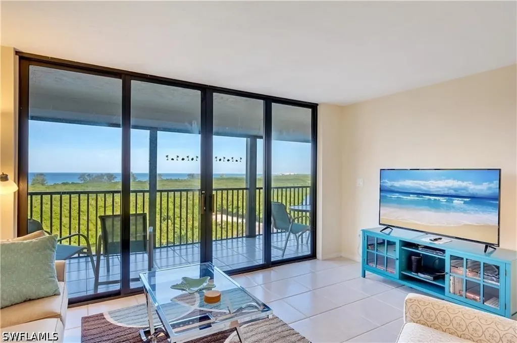 17 Bluebill Avenue Naples FL 34108