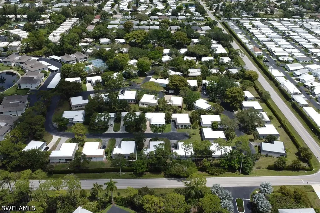265 Lanchester Court Naples FL 34112