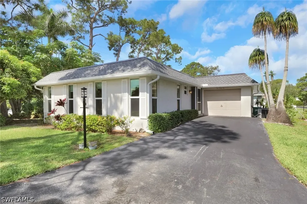 265 Lanchester Court Naples FL 34112