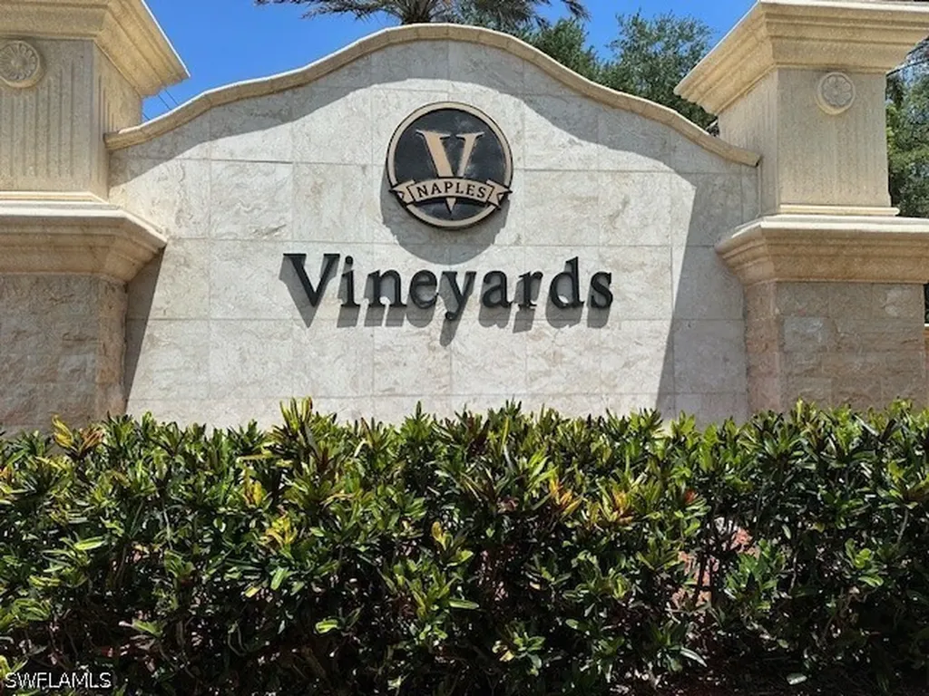 93 Silver Oaks Circle Naples FL 34119