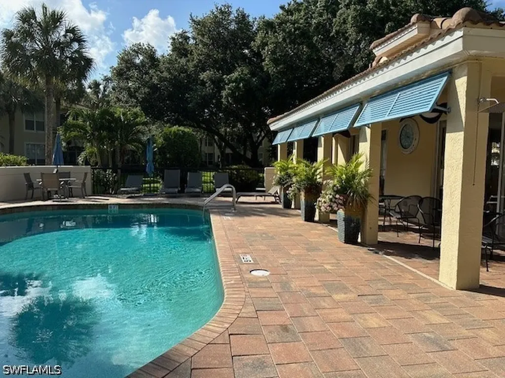 93 Silver Oaks Circle Naples FL 34119