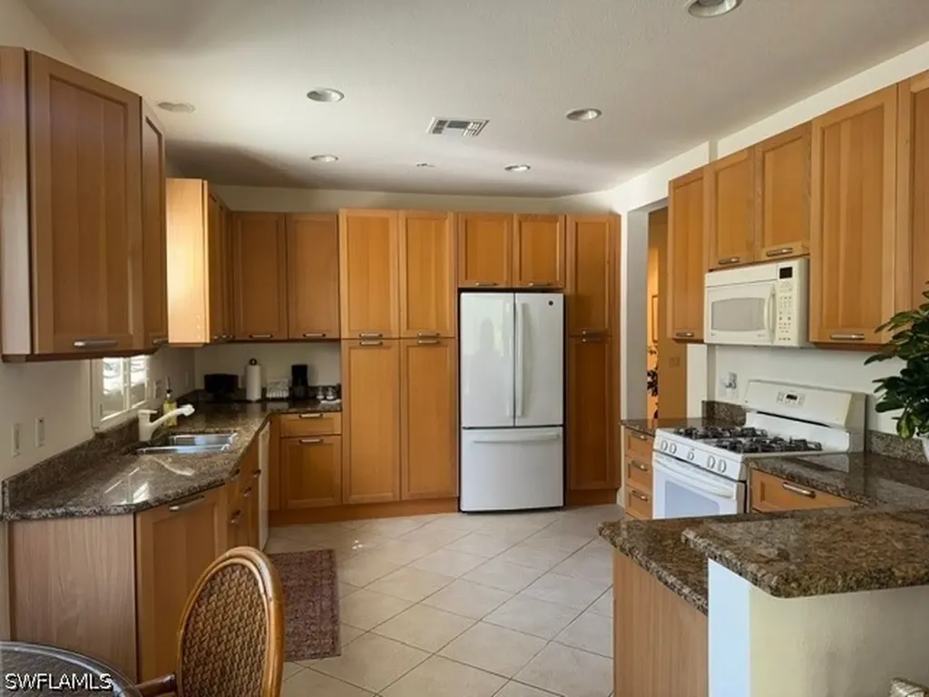 3730 Montreux Lane Naples FL 34114