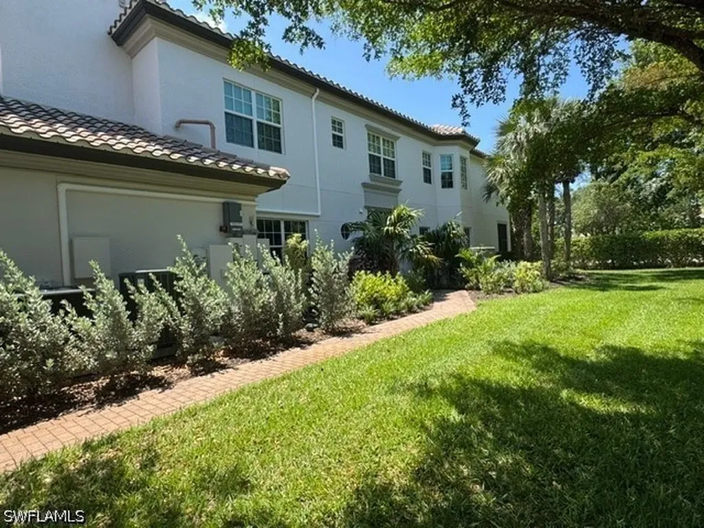3730 Montreux Lane Naples FL 34114