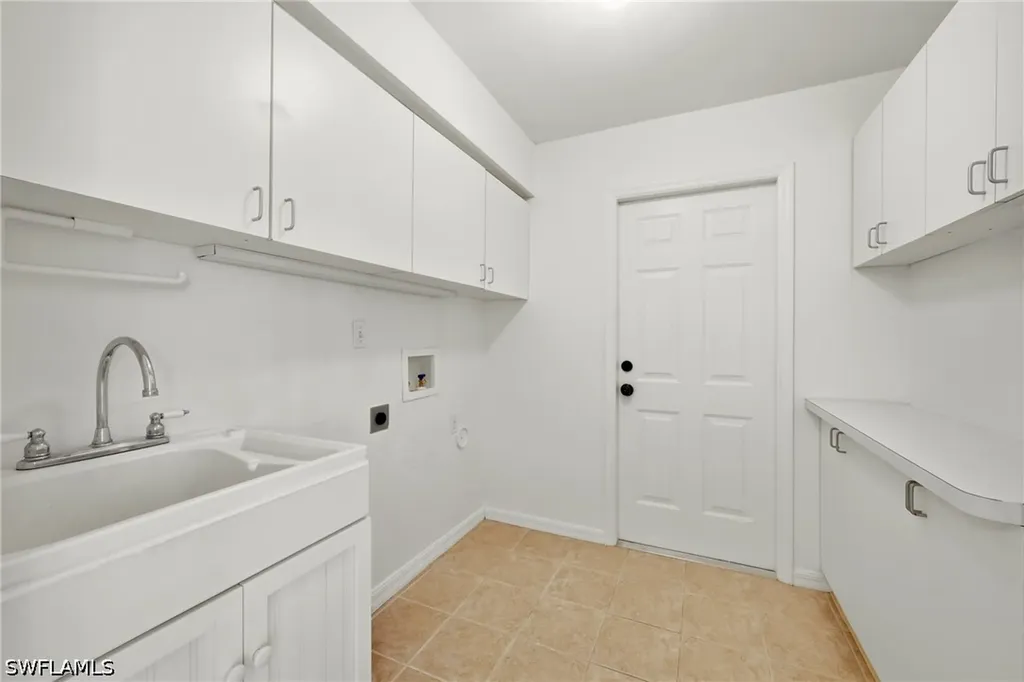 2017 NE 5th Place Cape Coral FL 33909