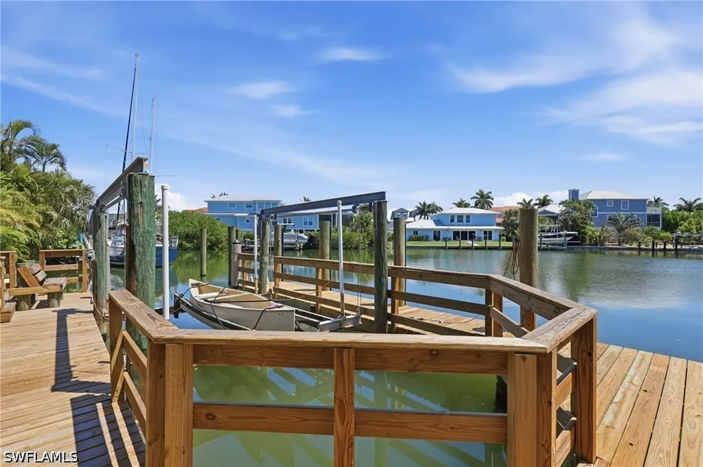 1748 Jewel Box Drive Sanibel FL 33957