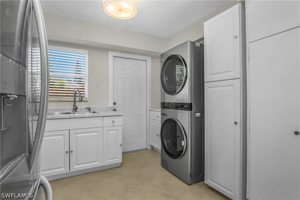 1015 10th Avenue N Naples FL 34102