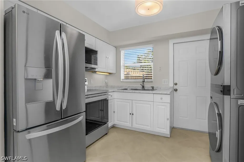 1015 10th Avenue N Naples FL 34102