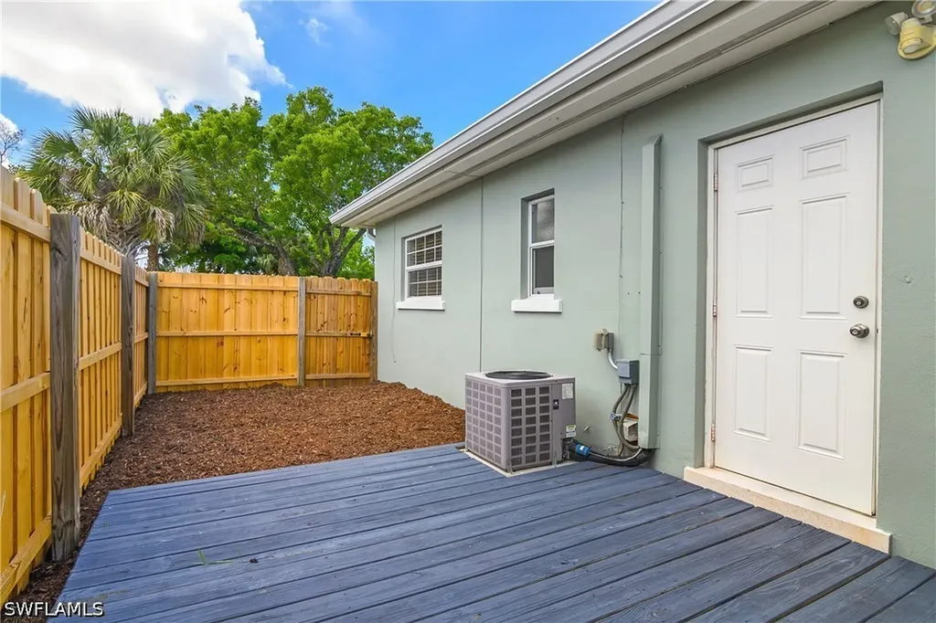 1015 10th Avenue N Naples FL 34102