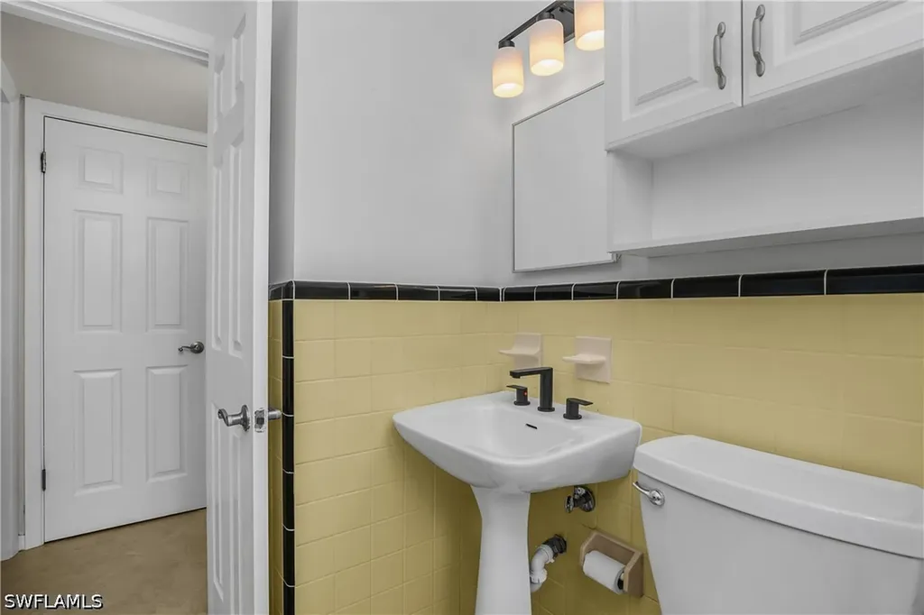 1015 10th Avenue N Naples FL 34102