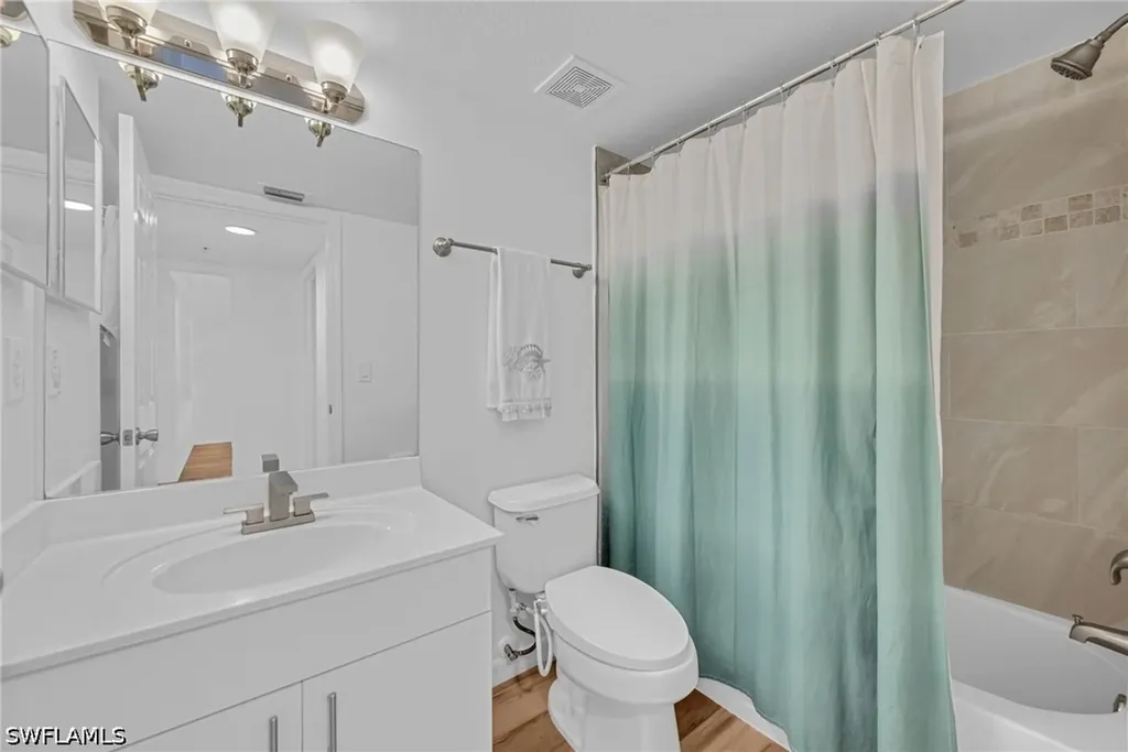 3250 Cypress Glen Way Naples FL 34109