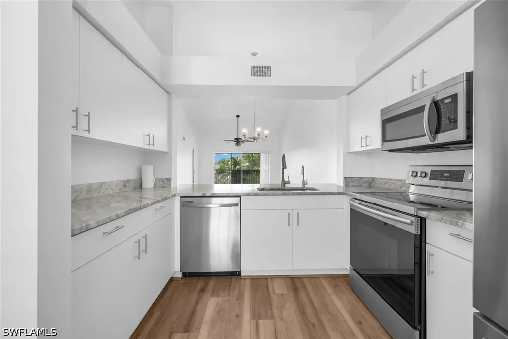 3250 Cypress Glen Way Naples FL 34109