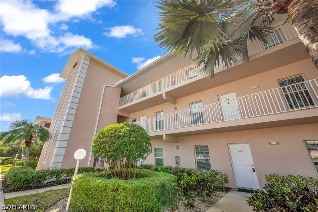 3250 Cypress Glen Way Naples FL 34109