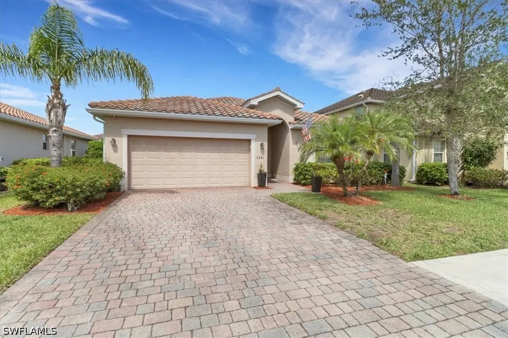 2391 Heydon Circle E Naples FL 34120