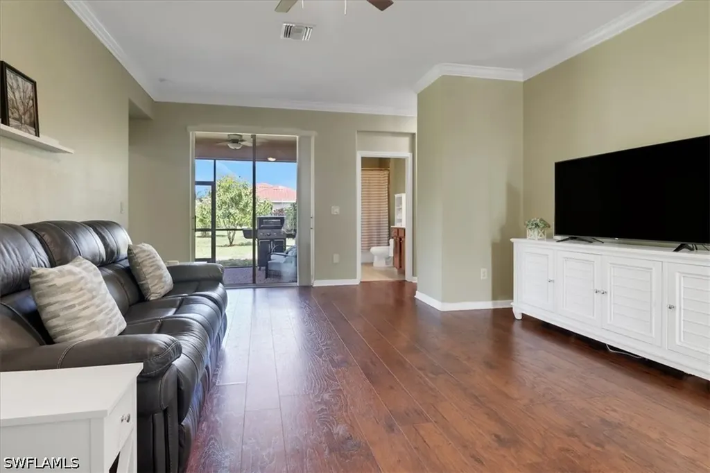 2391 Heydon Circle E Naples FL 34120